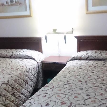 Richard Lake Motel Coniston エクステリア 写真