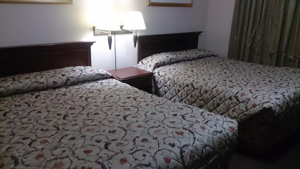Richard Lake Motel Coniston エクステリア 写真