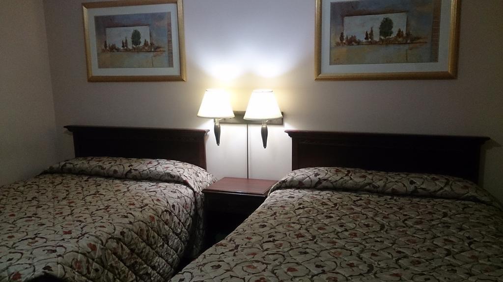 Richard Lake Motel Coniston エクステリア 写真