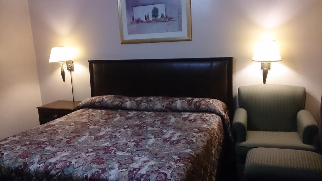 Richard Lake Motel Coniston エクステリア 写真