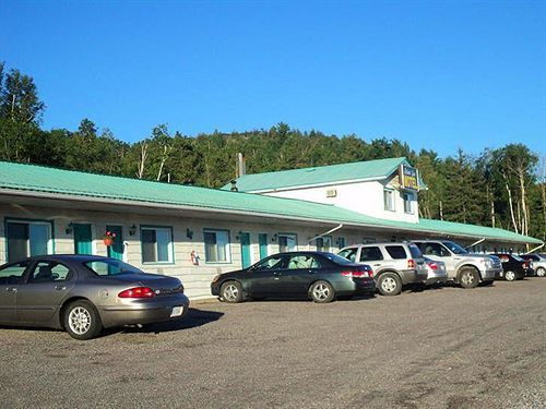 Richard Lake Motel Coniston エクステリア 写真