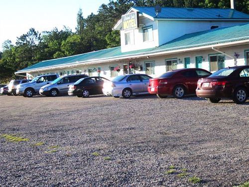 Richard Lake Motel Coniston エクステリア 写真